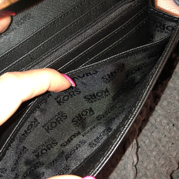 Michael Kors wallet - Picture 4 of 5